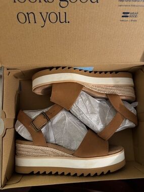 TOMS Diana Wedge Sandal Tan Size 6